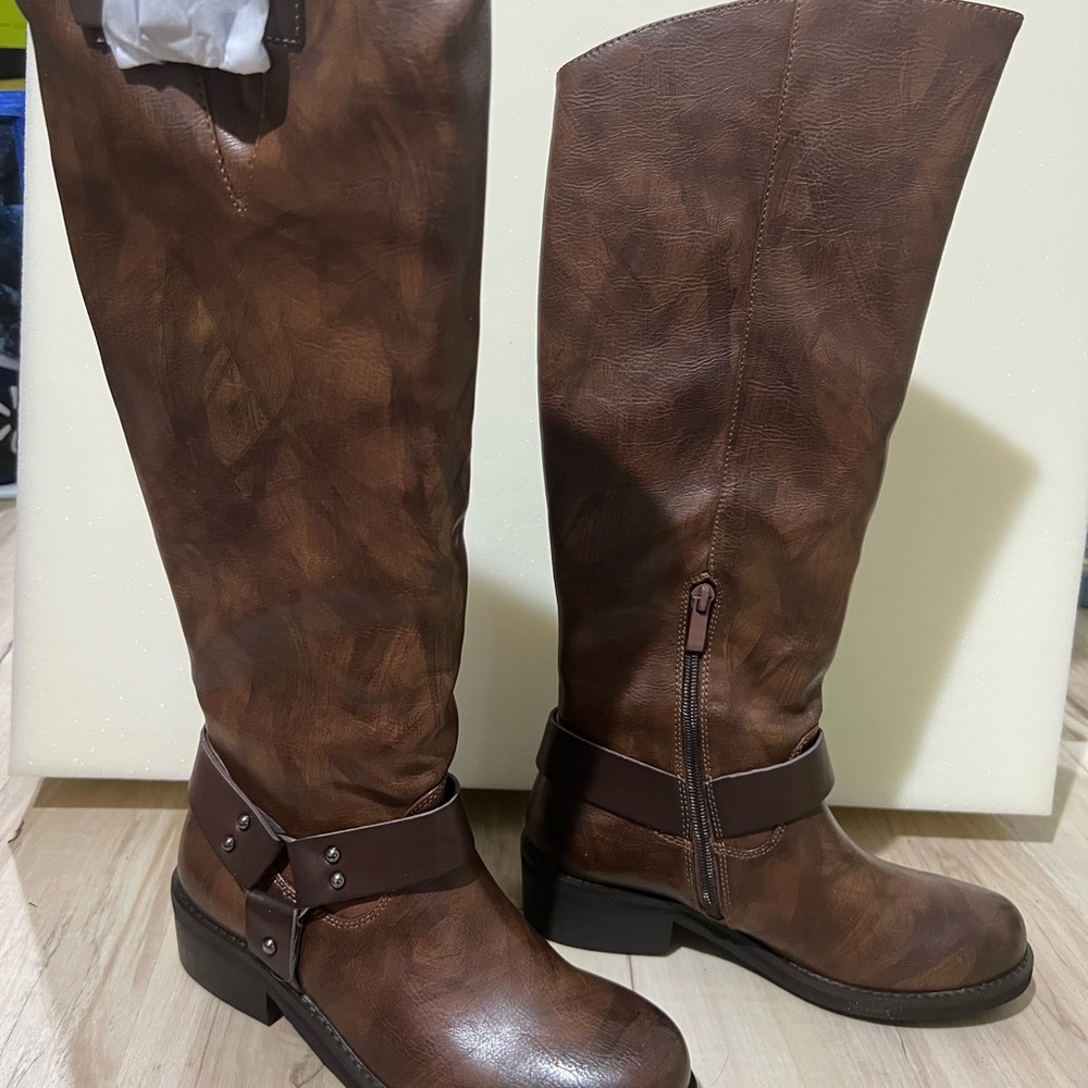 Classic Brown Women's Riding Boots - Stylish Everyday Comfort